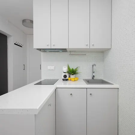 아파트 Ochota Bright For 4 Close To Och Teatr By Renters