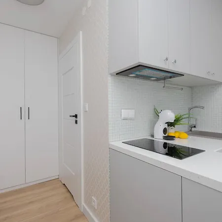 아파트 Ochota Bright For 4 Close To Och Teatr By Renters