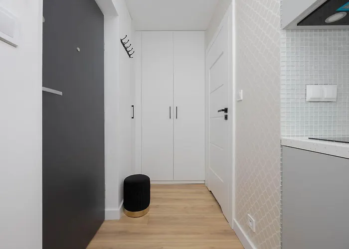 Lägenhet Ochota Bright For 4 Close To Och Teatr By Renters Warszawa